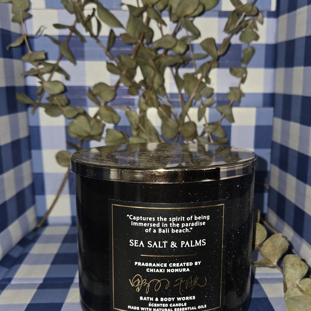 Bath & Body Works Sea Salt & Palms Scented Candle - Black